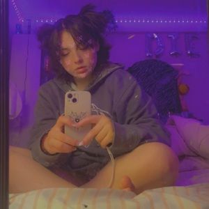 Meet your Posher, Adella